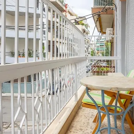 Spacious Close To Metro